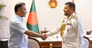 প্রধানমন্ত্রীর সঙ্গে বিদায়ী নৌবাহিনী প্রধানের সাক্ষাৎ